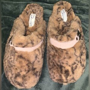 Vintage Havana faux fur slippers